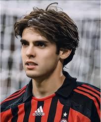 平民射手的倔强，18岁转会费7.5万欧，32岁破英超最快进球纪录