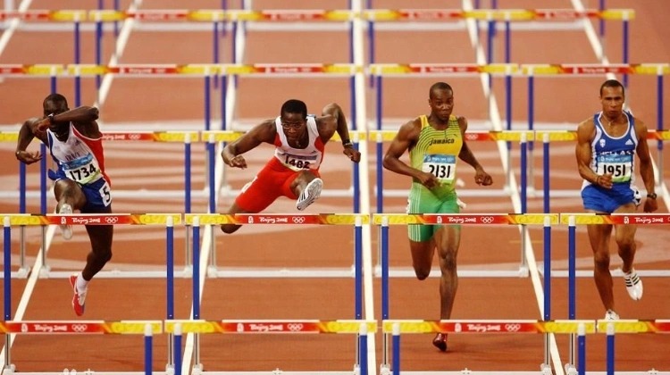 什么是隐含赔率（Implied Odds）？为了更大的底池进行长线布局。（隐含赔率解读：长线布局，做大底池）